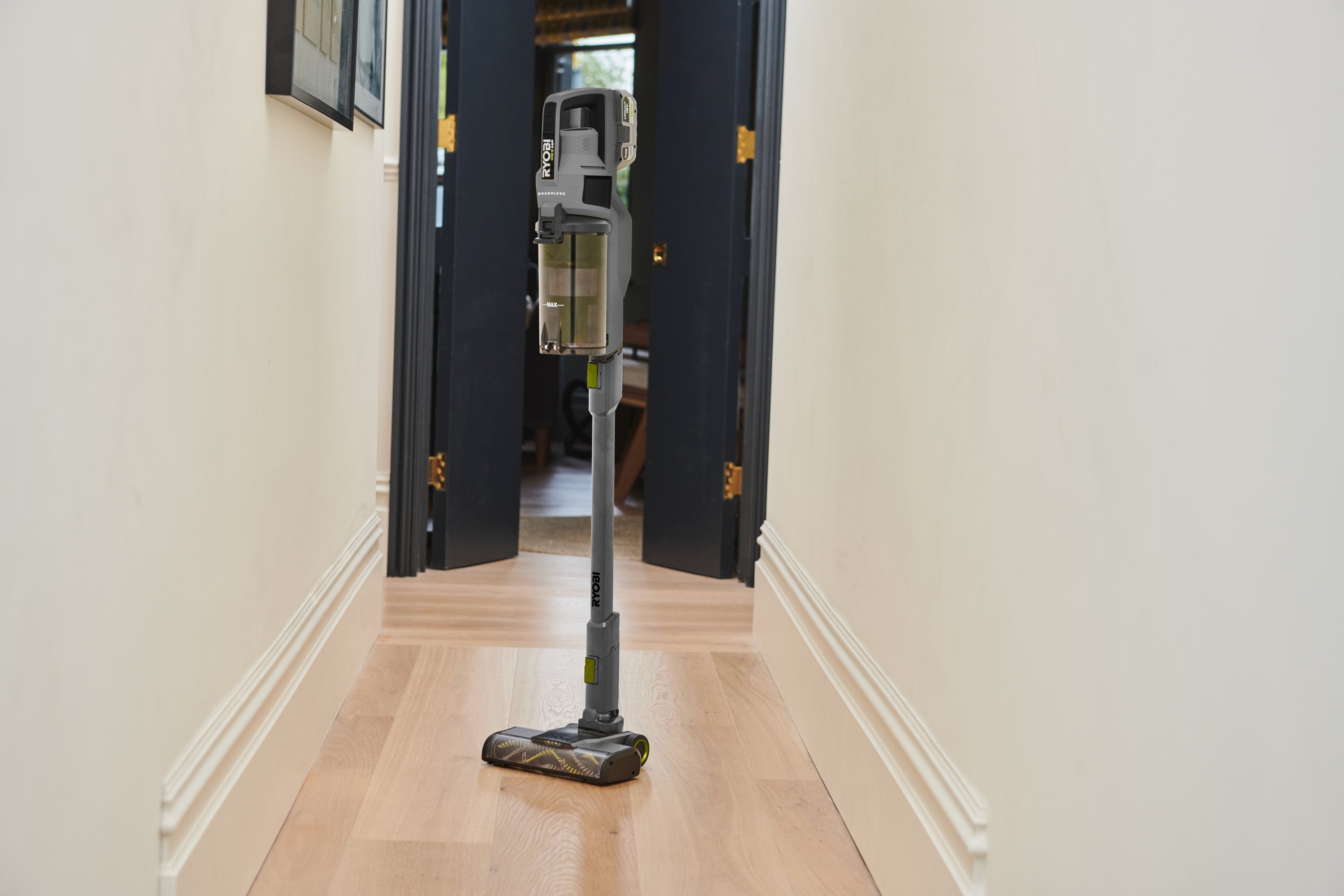 RSVS18BL-0-App_2.jpg RSVS18BL-0-App_2.jpg